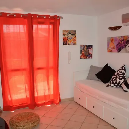 Apt, & Sea Apartment
